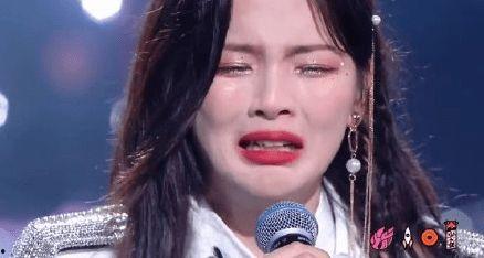 吃瓜少女杨超越视频播放,瓜王降临！