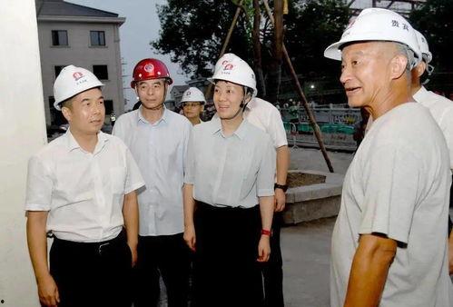 村书记和副书记吃瓜视频,揭秘乡村干部日常