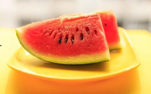 西瓜视频夏天可以吃瓜吗,西瓜消暑正当时——夏天吃瓜指南