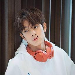 小呆瓜吃板栗好吗视频,趣味体验揭示板栗营养与乐趣